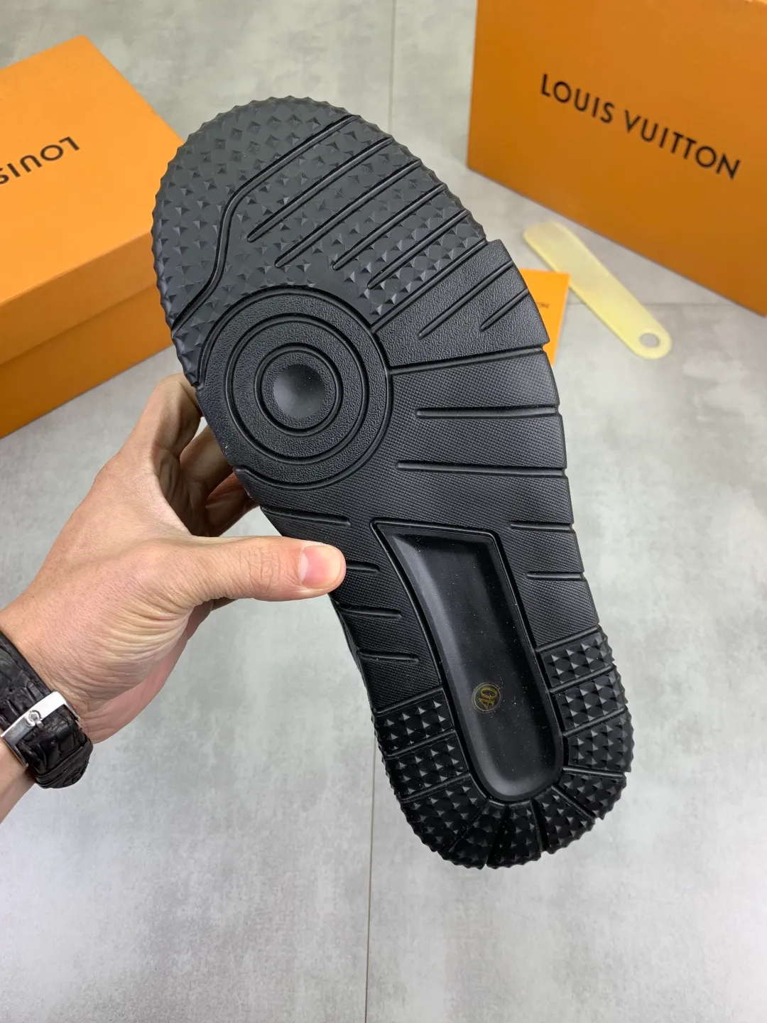 Men's men's shoes 💰P440 new style 💶【LOUIS VUITTON) new high top🍀LV Louis Vuitton *—— LV classic high top trendy shoes! Made of imported original soft calfskin, water-dyed pigskin lining. Original wear-resistant rubber outsole! High quality products! Code number: 38-44 Color: 3️⃣ colors available
